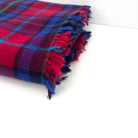 Pendleton virgin wool plaid blanket - Defects - Picture 2 of 10